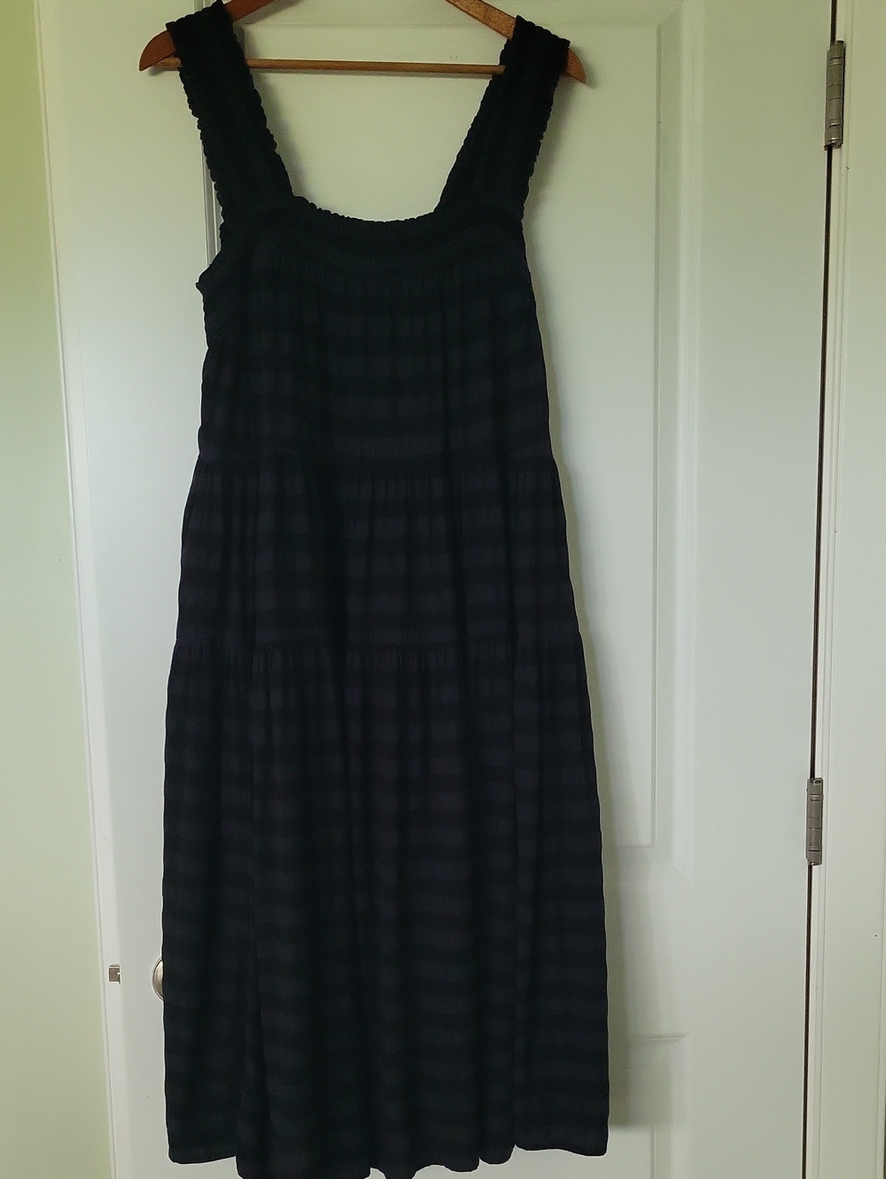 Old Navy Black Sleeveless Midi Dress